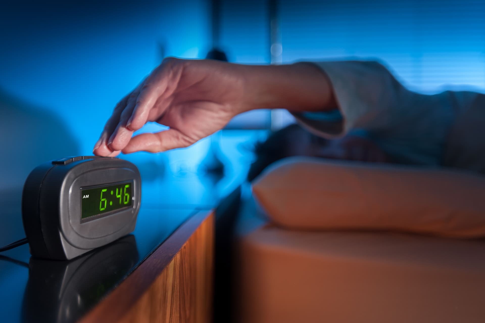 Alarm clock with snooze button