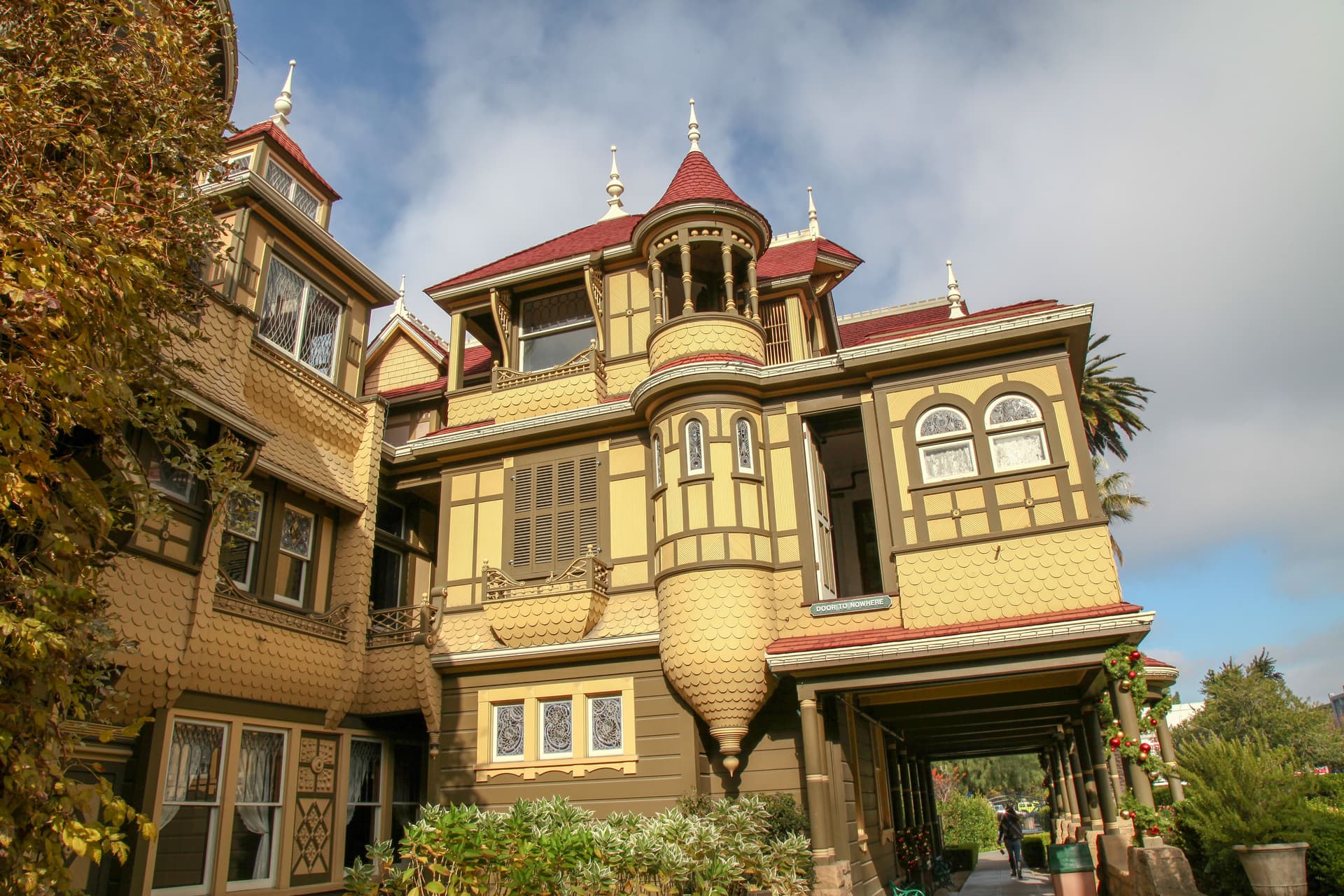 Winchester Mystery House exterior Victorian mansion