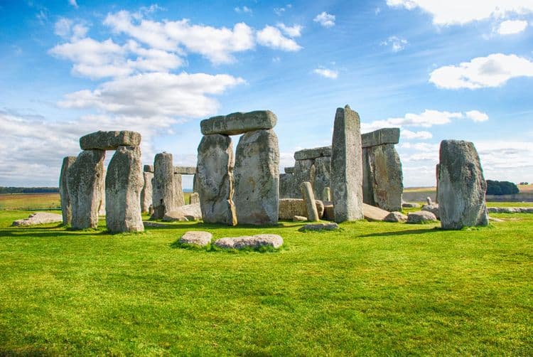 The Mysterious Origins of Stonehenge: A Monument of the Ages