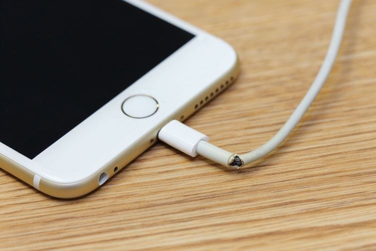 The Secret Reason All USB Cables Break in the Same Spot